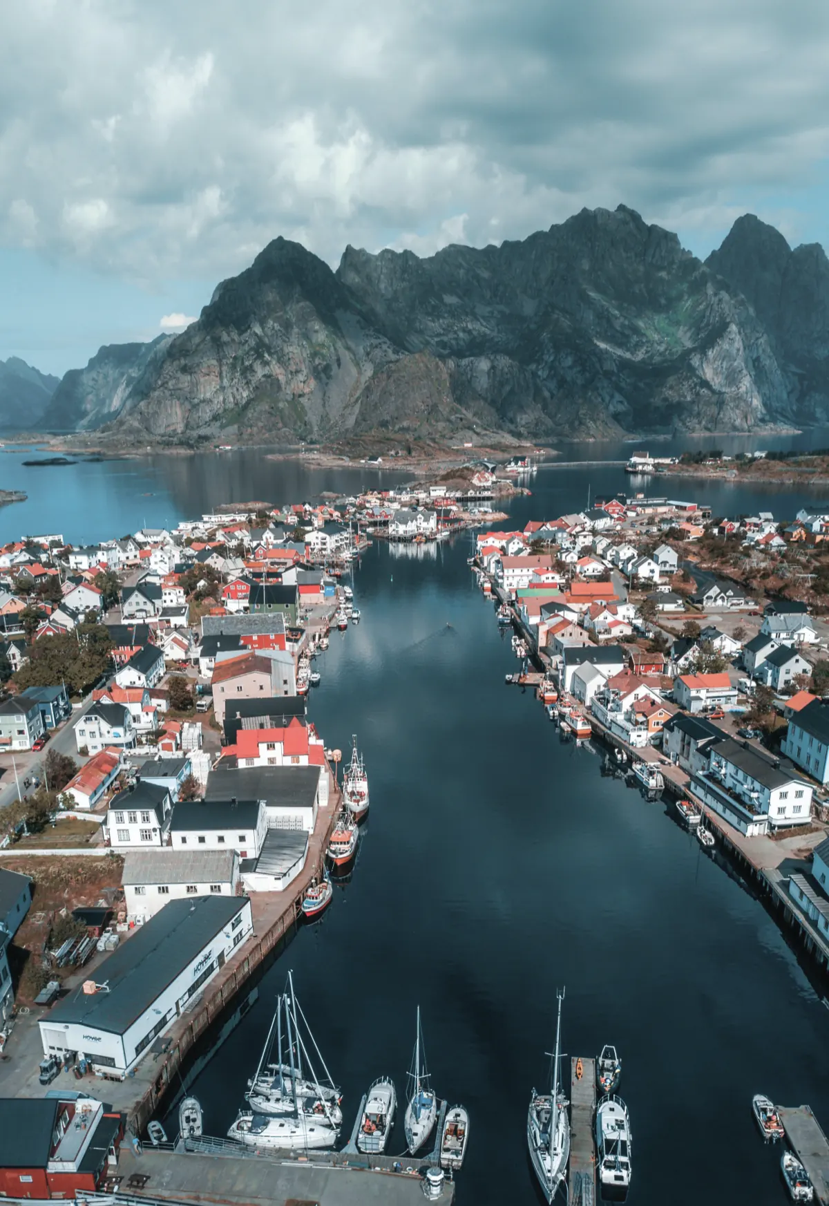 Drone shot before the Moody Drone LUT